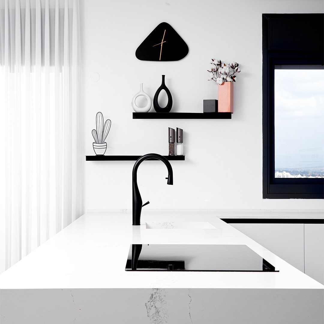 מידוף ותליה