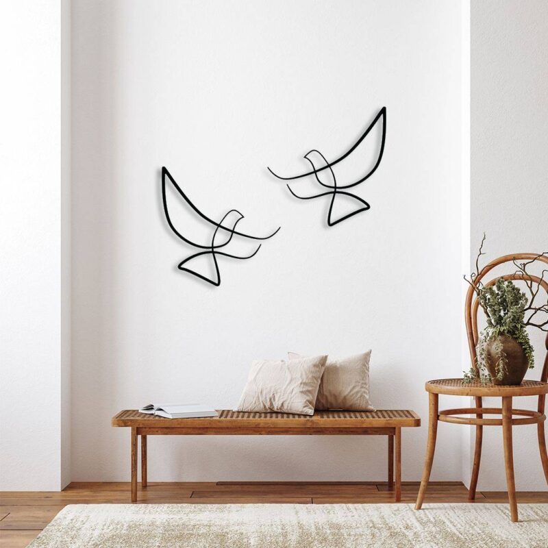 זוג יונים בקו אחד