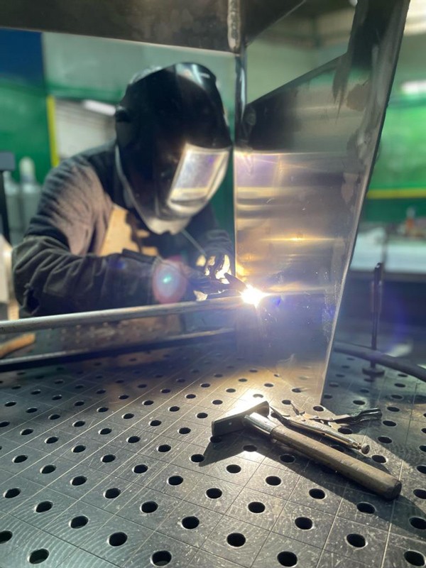 יצירת אלמנטים דקורטיביים ממתכת