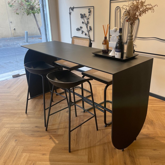 שולחן בר ממתכת