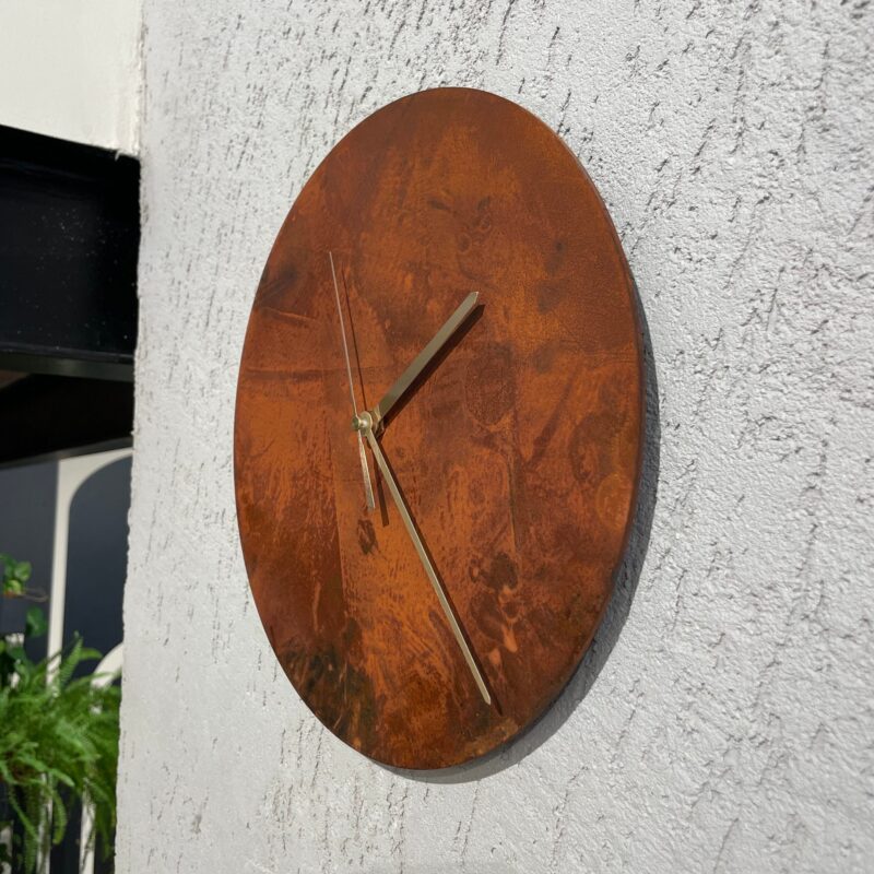RUSTY CLOCK